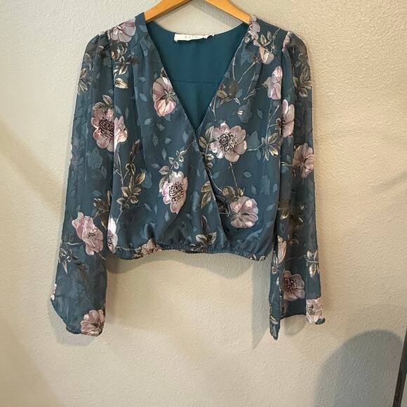 ASTR The Label Long Sleeve Floral Blouse Sheer Sleeves Size Med - Picture 1 of 12